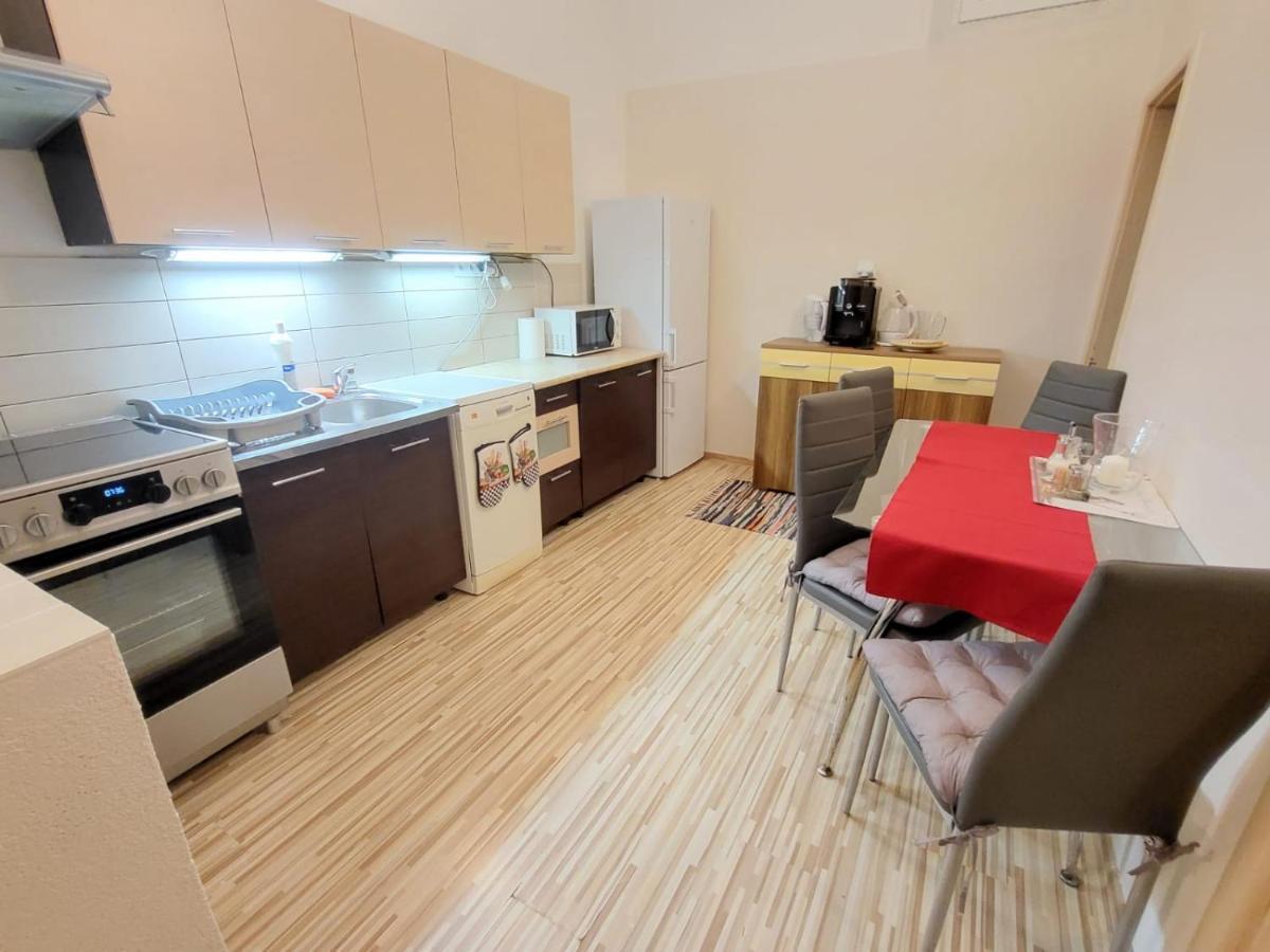 Velky Apartman 2 Pozsony Kültér fotó
